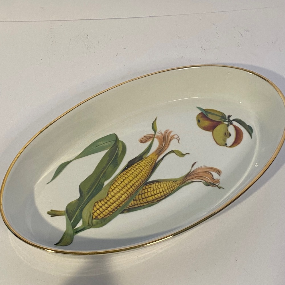 Royal Worcester Evesham Oval Baker Size 6 White Gold Trim Excellent Fruit Corn